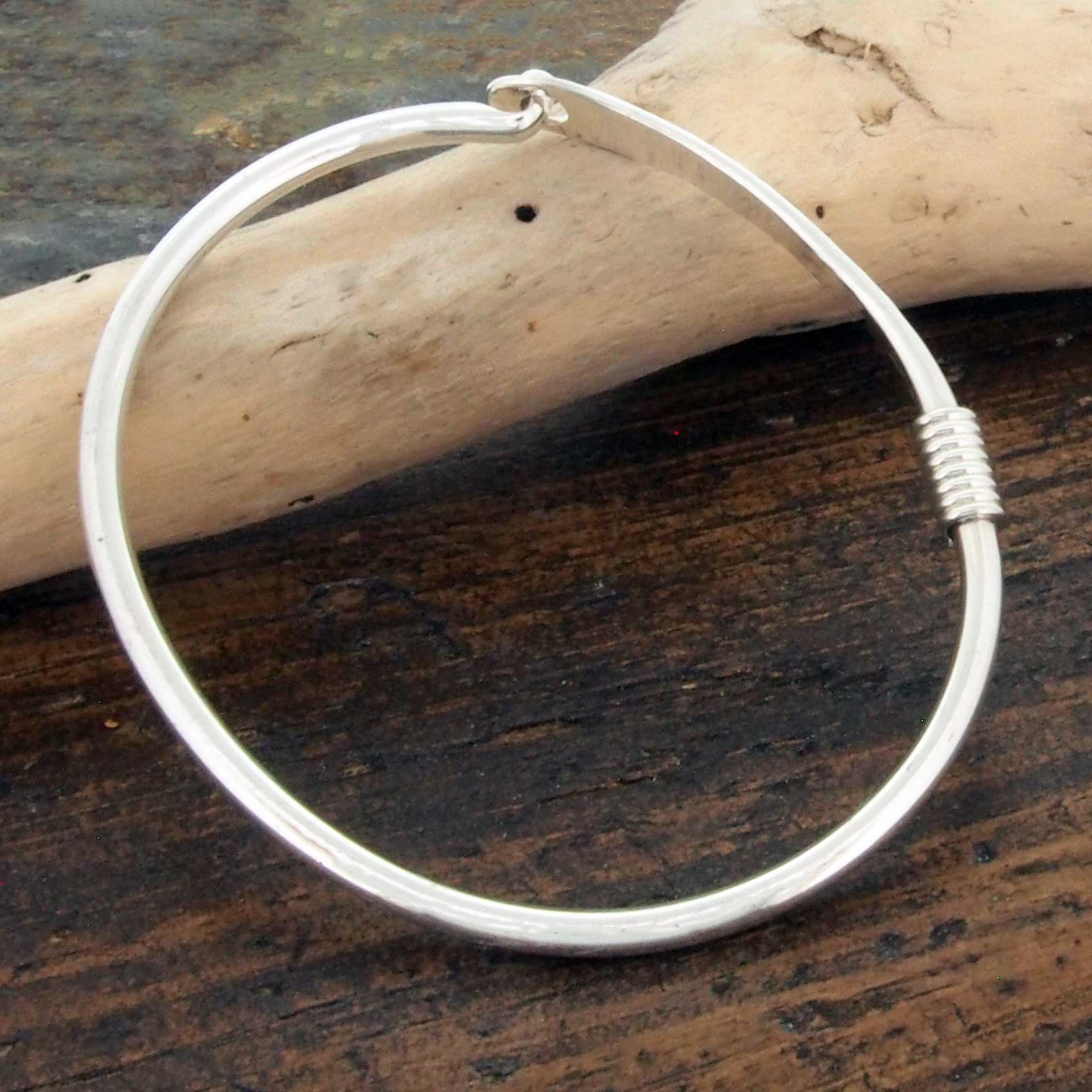 Unusual Mexican silver bracelet with clasp