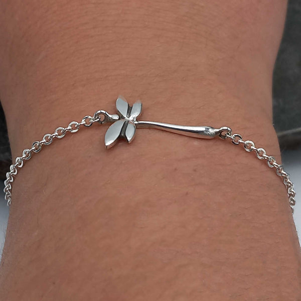 Silver chain bracelet with dragonfly charm