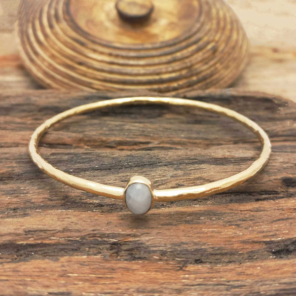 Hammered bangle with Moonstone