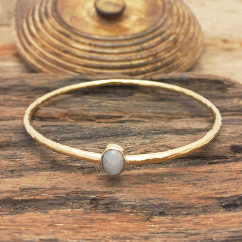 Hammered bangle with Moonstone