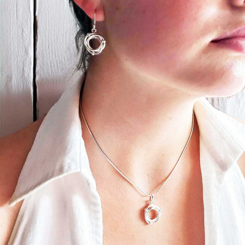 Entwined circles sterling silver earrings and pendant set
