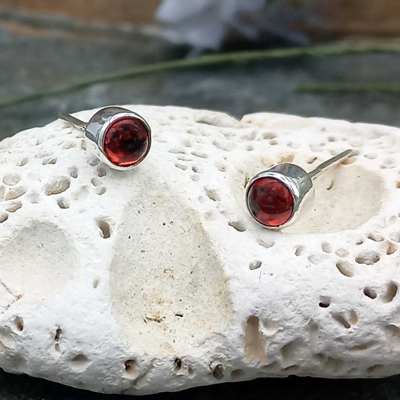 Garnet 4mm Silver Stud Earrings (07) Secondary image