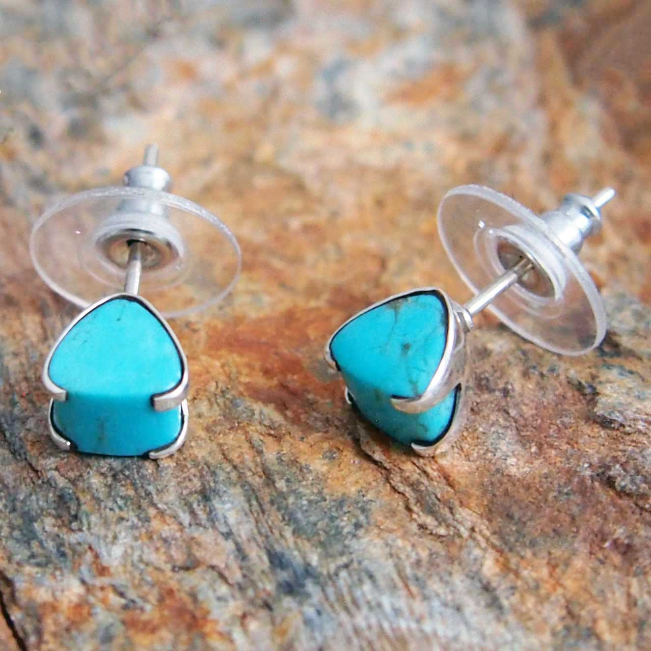 Turquoise Corazon Silver Stud Earrings (22) Secondary image