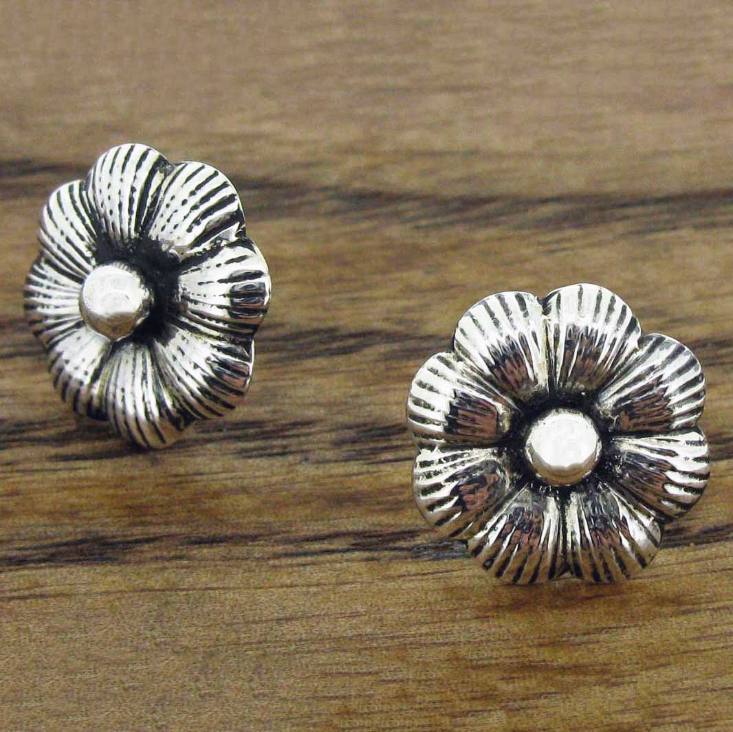Periwinkle Silver Stud Earrings 