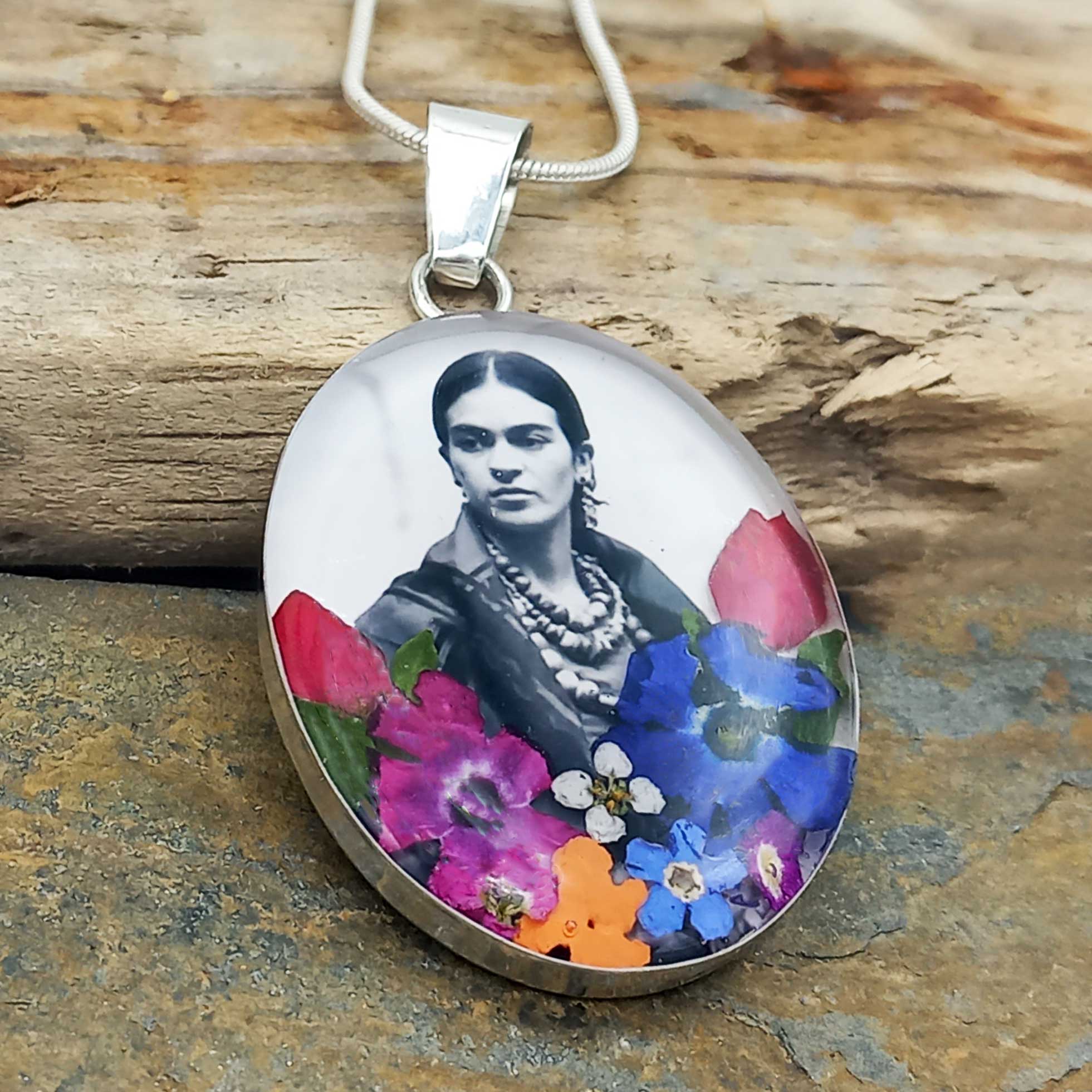 Frida Kahlo Image with Flowers Silver Pendant (09) Secondary image