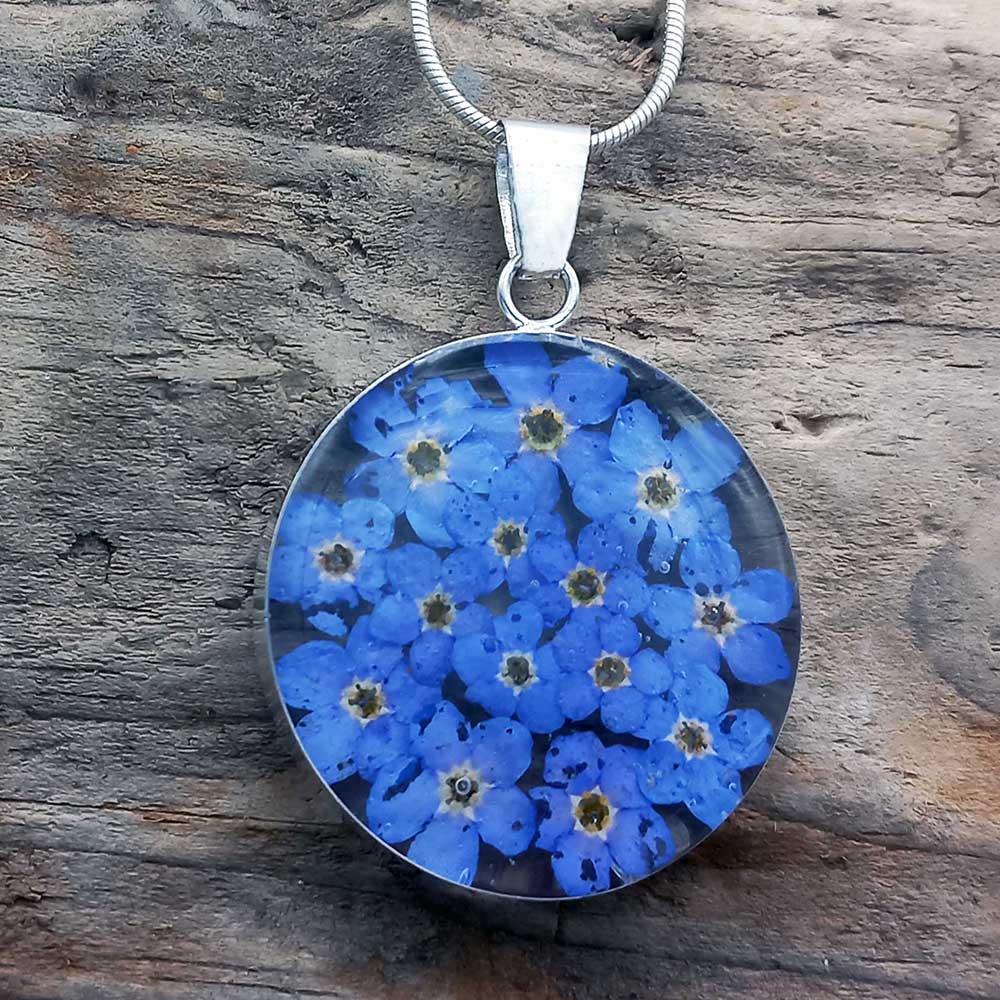 Forget-me-not silver circle pendant Main image