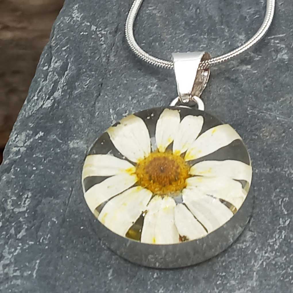 Daisy Circle Silver Flower Pendant (Small) 254 Secondary image