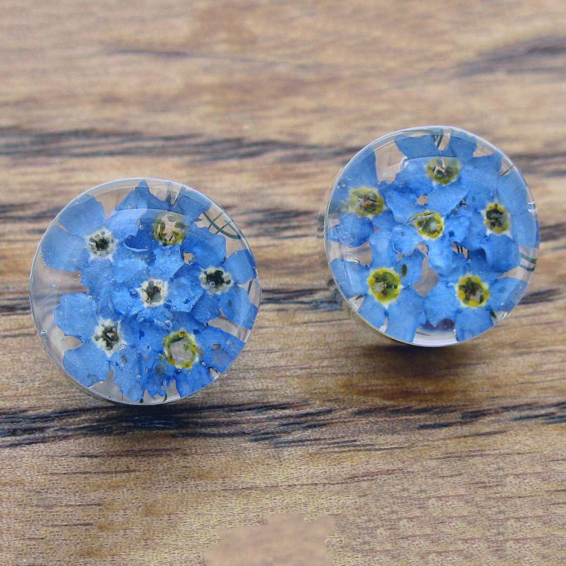 Circle forget-me-not stud earrings
