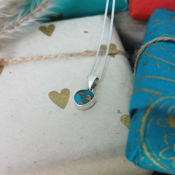 Unusual Dainty Turquoise Silver Necklace