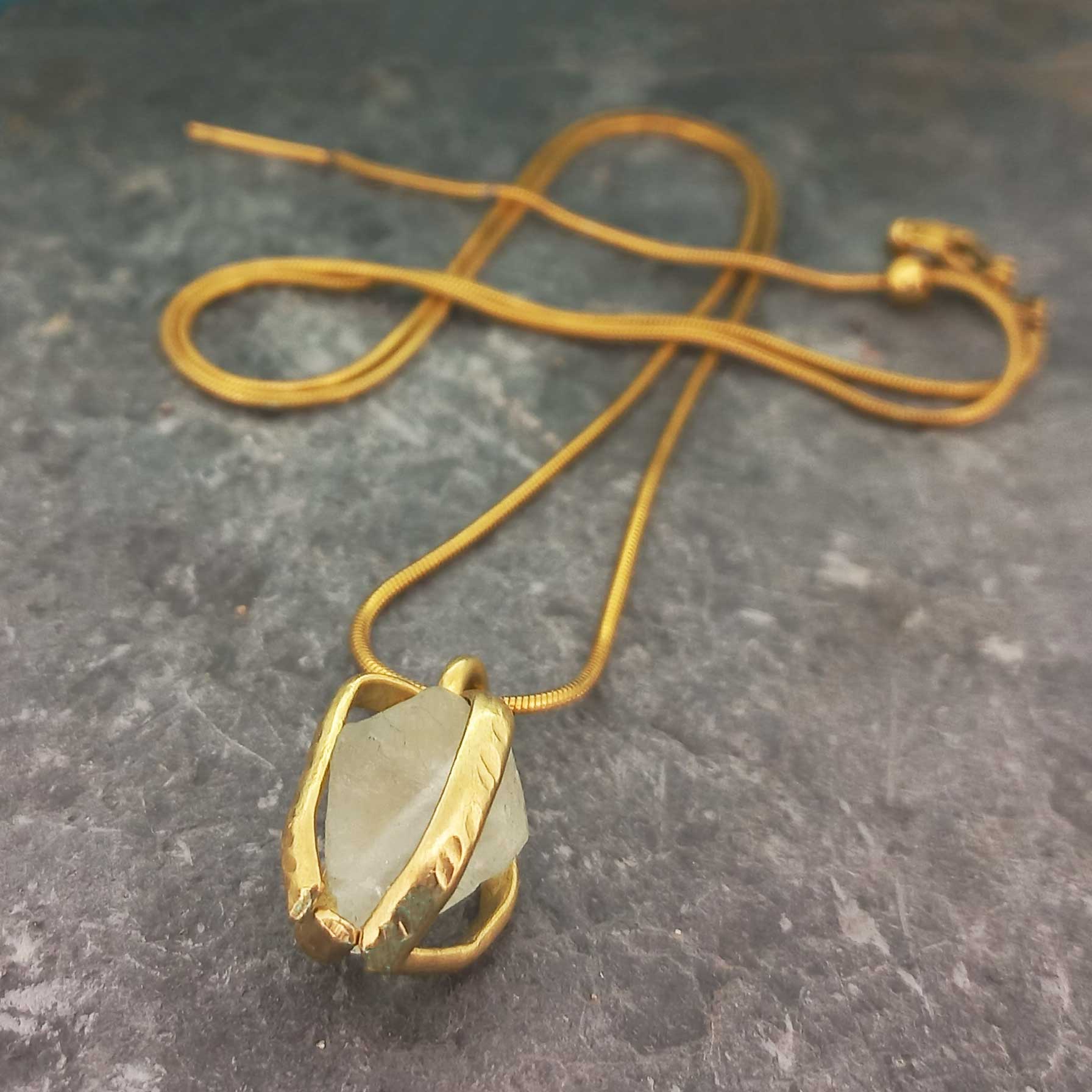 Fluorite Claw Brass Necklace (70) Secondary image