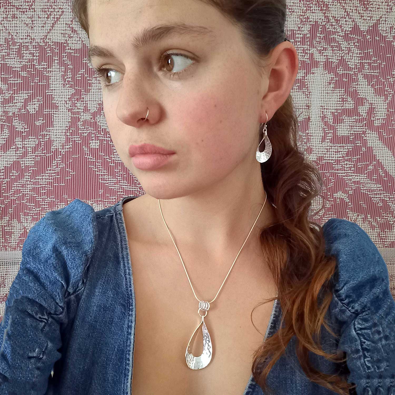 Ondulada Teardrop Earrings Pendant Set