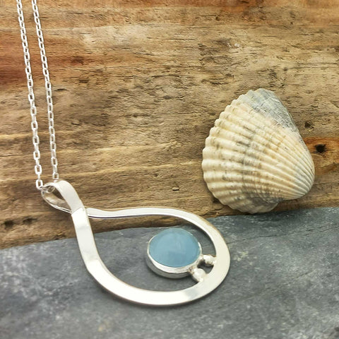 Aquamarine silver pendant handmade by artisans in Mexico