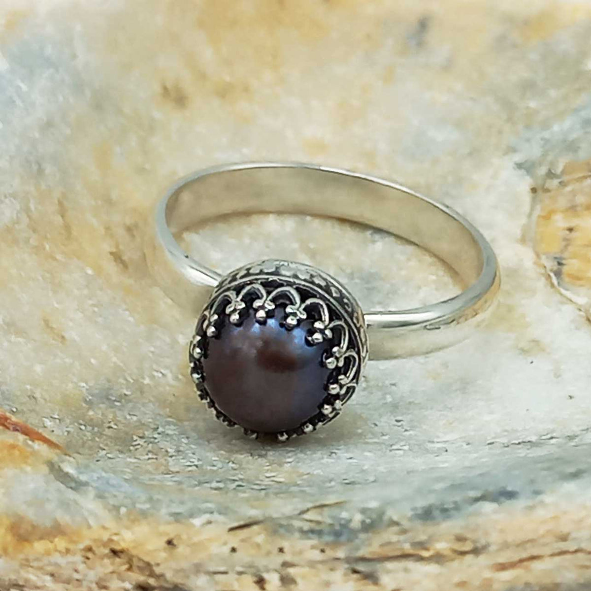 Filigree Purple Pearl Silver Ring Main image