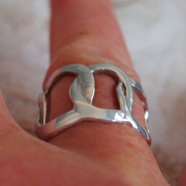 Loop sterling silver ring