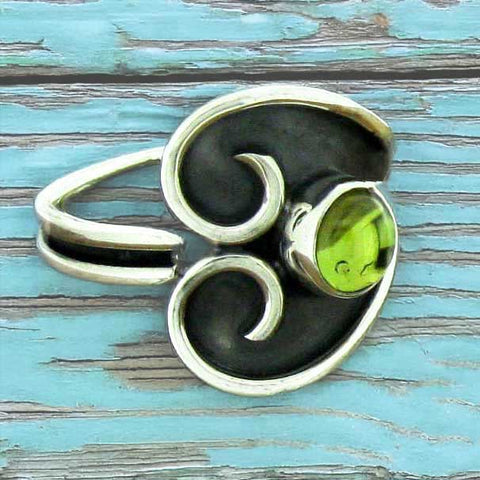 Peridot Wind Silver Ring