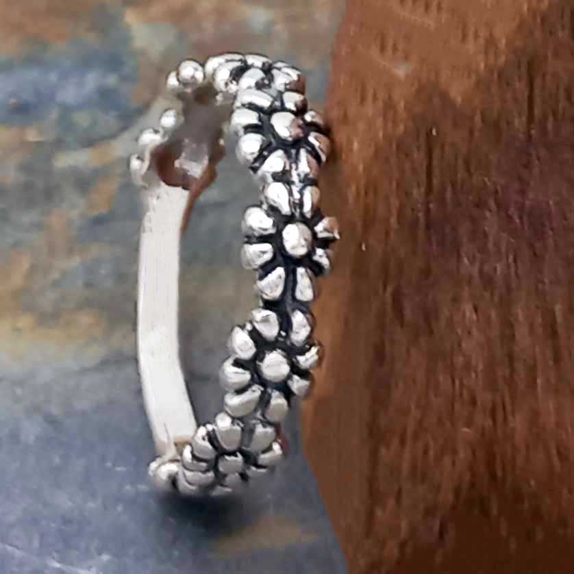 8 Flower Silver Ring