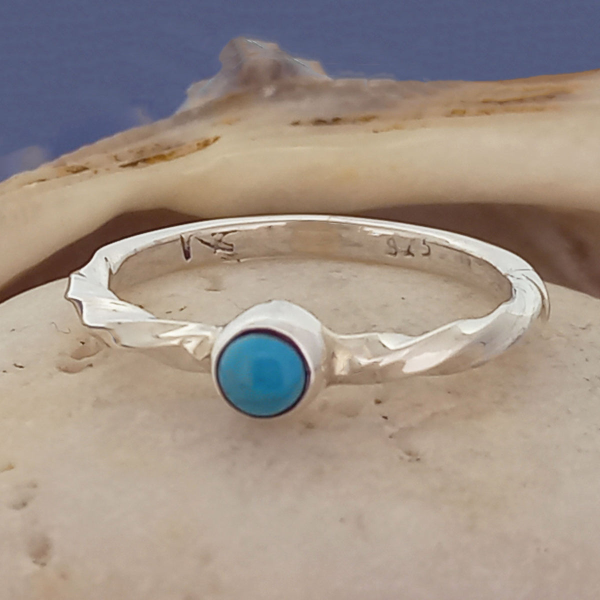 Twisted band silver ring with Turquoise