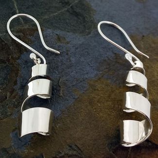 Curling Twist Silver Earrings (347)