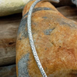 16" Textured Torque (3mm) Silver Choker Necklace (55)